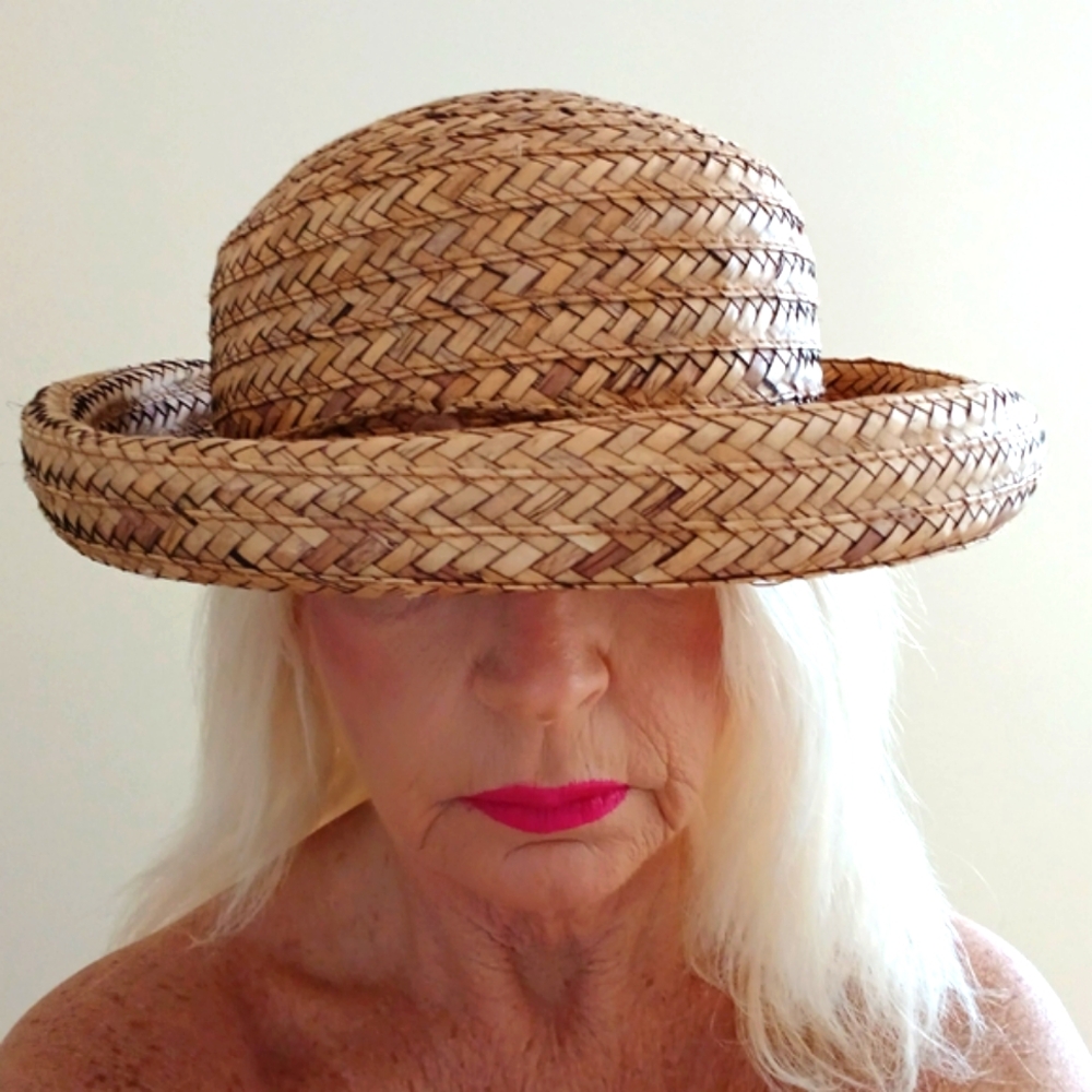 New. Vintage ,Woven 100% Straw ,Show stopper Hat - Picture 8 of 8